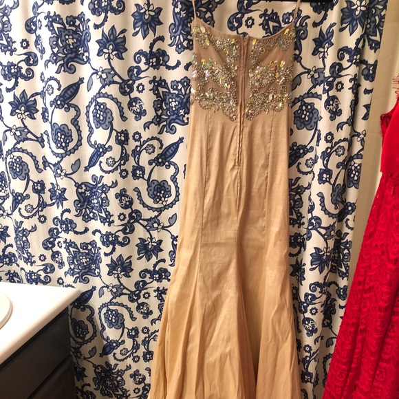 Mermaid style dress - Picture 4 of 5